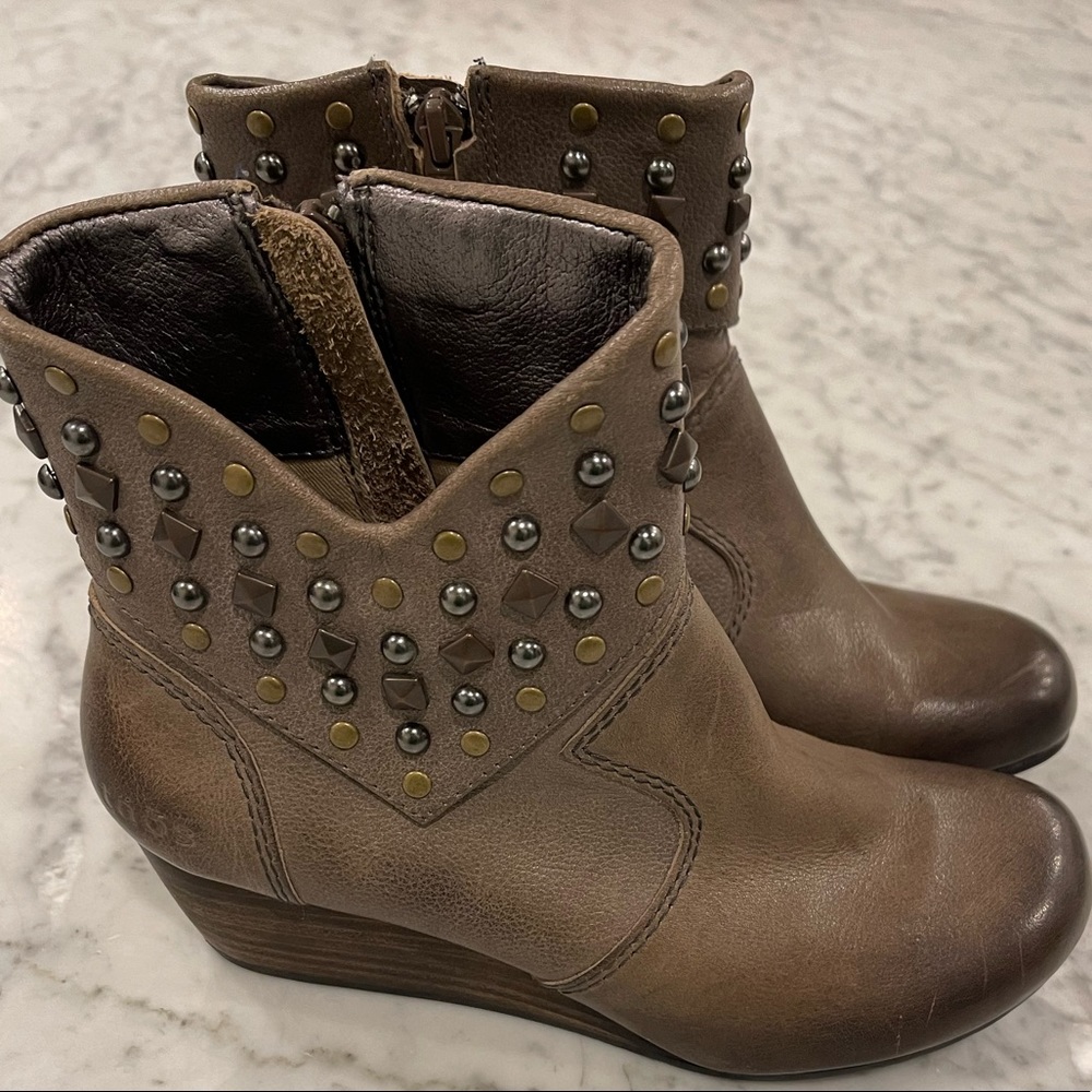 Taos Verge Studded ankle boot, size 6